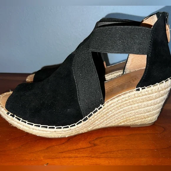 Gentle Souls by Kenneth Cole Wedges - Picture 3 of 5